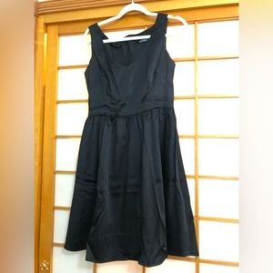Ellen Tracy black silk classic dress size 8